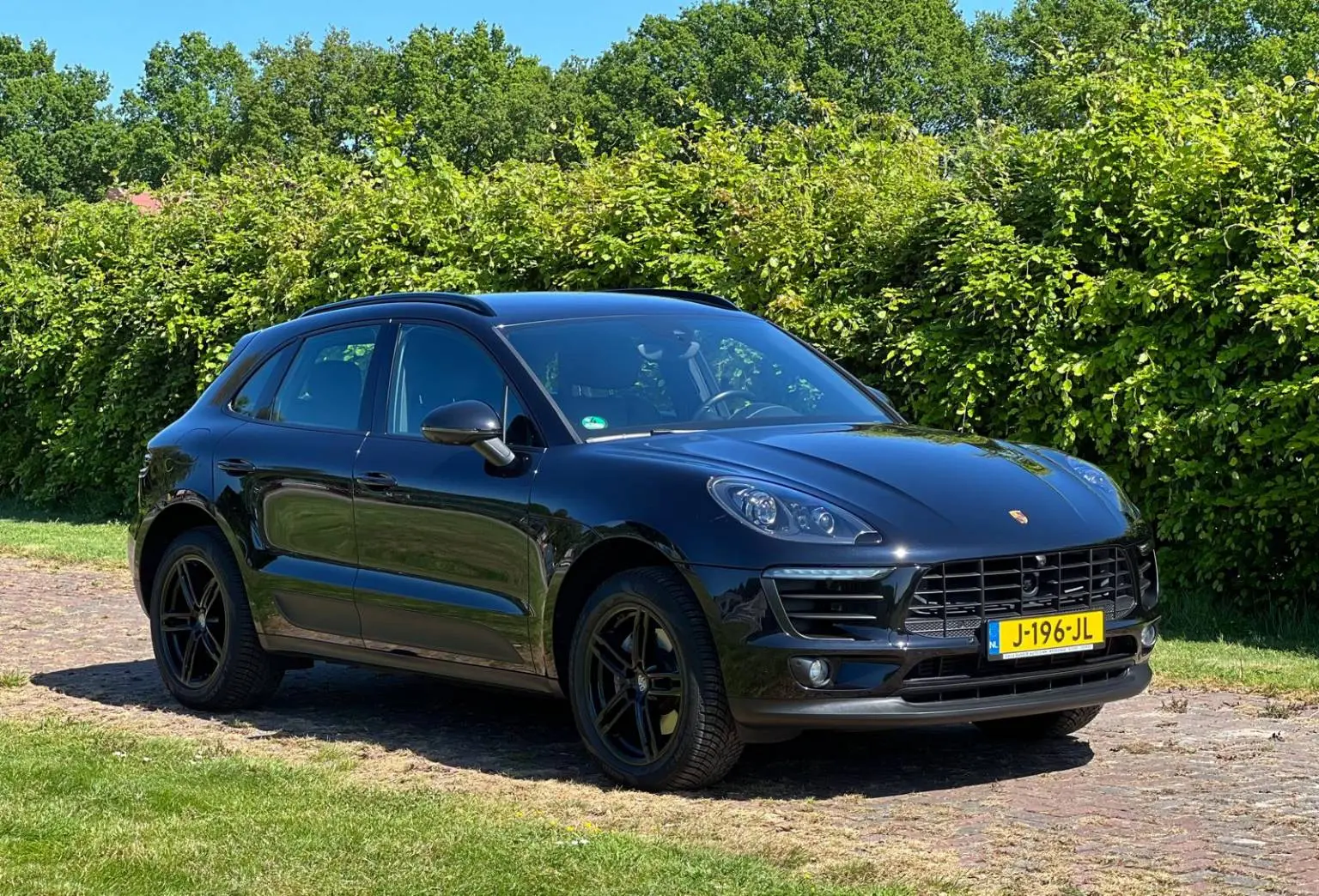 porsche-macan-geleverd-aan-jimmy-uit-deurne-1
