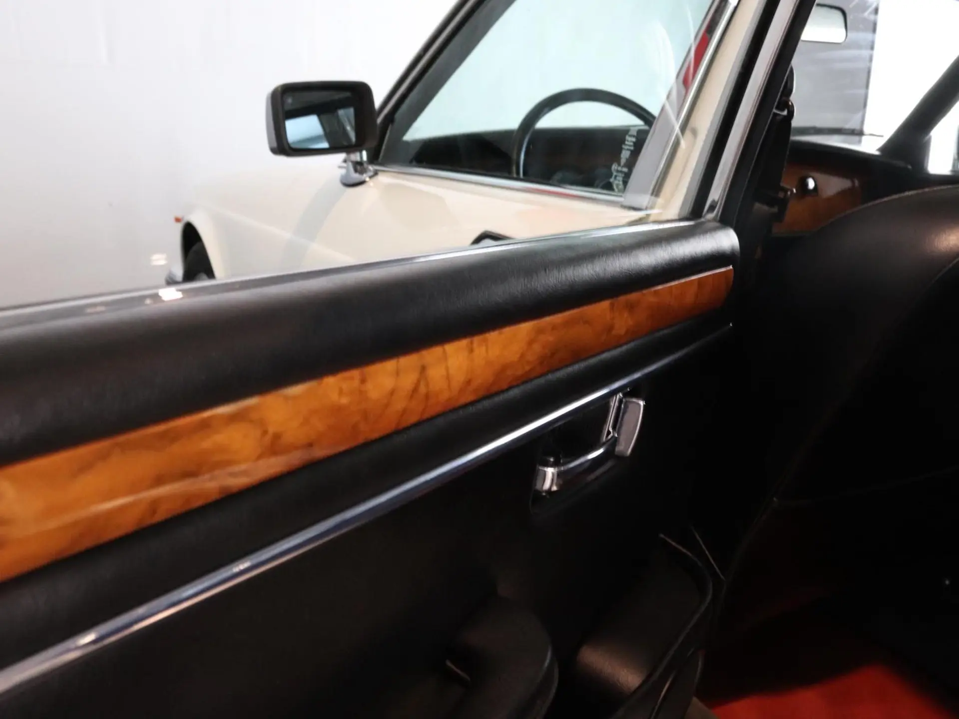 Jaguar Sovereign