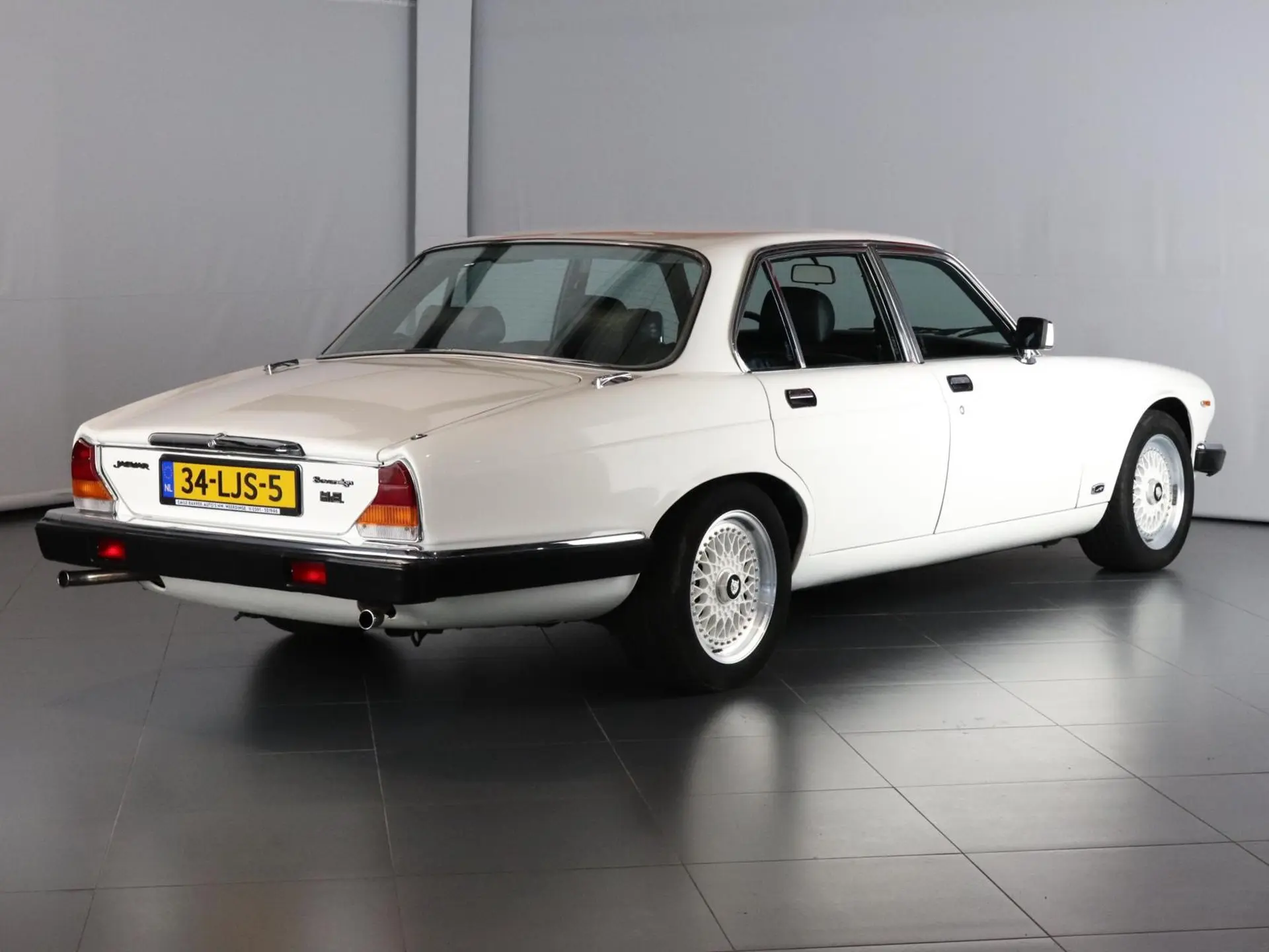 Jaguar Sovereign