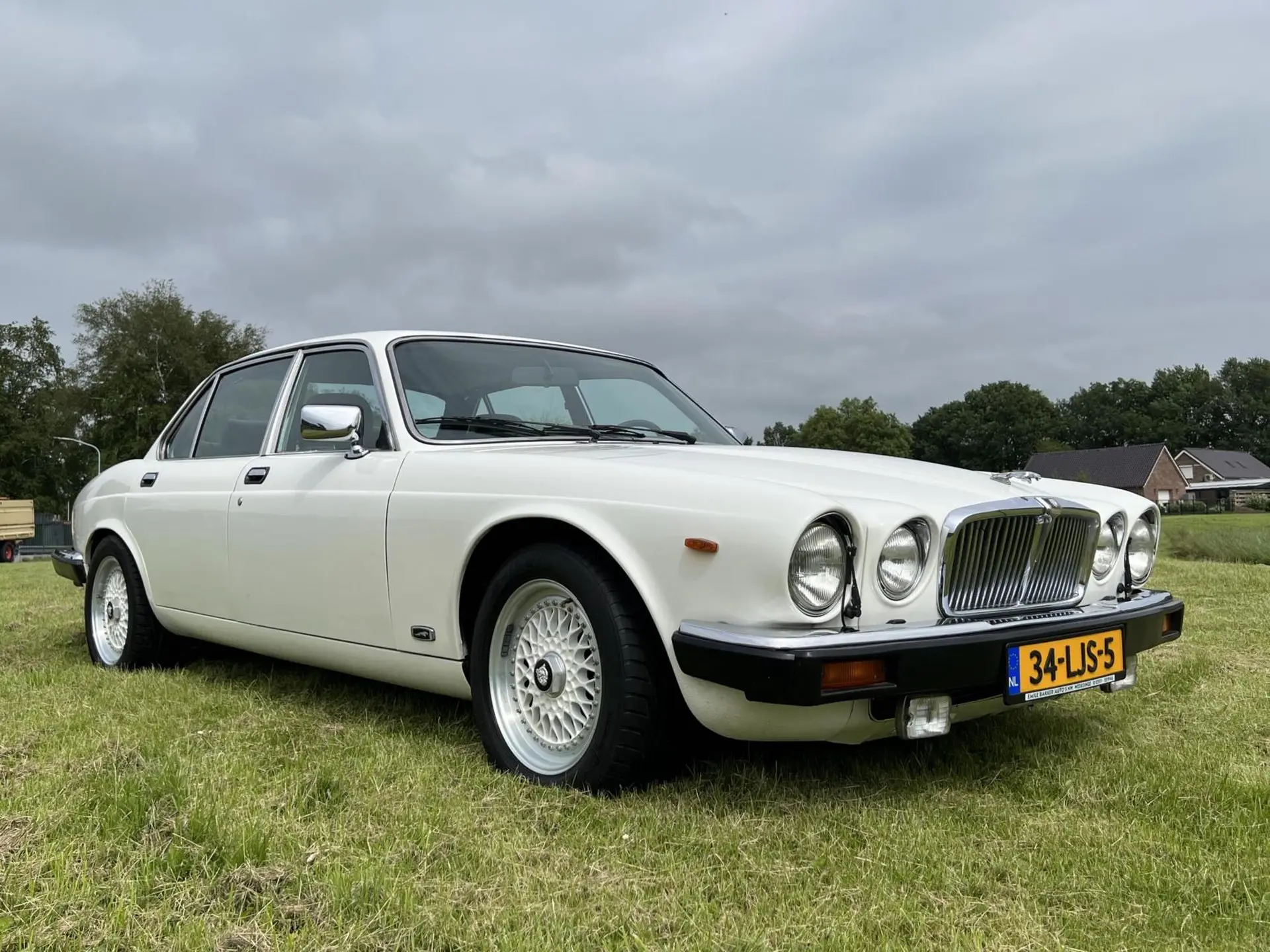 Jaguar Sovereign