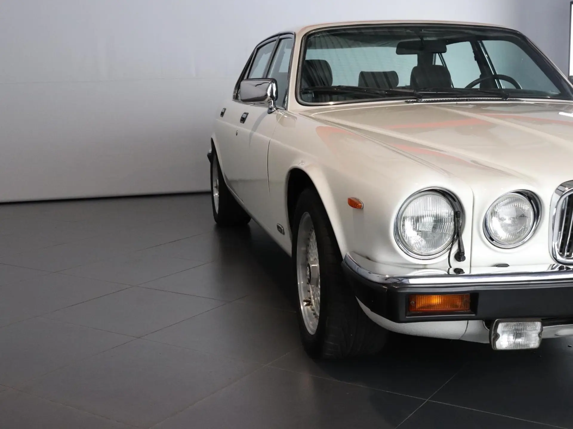 Jaguar Sovereign