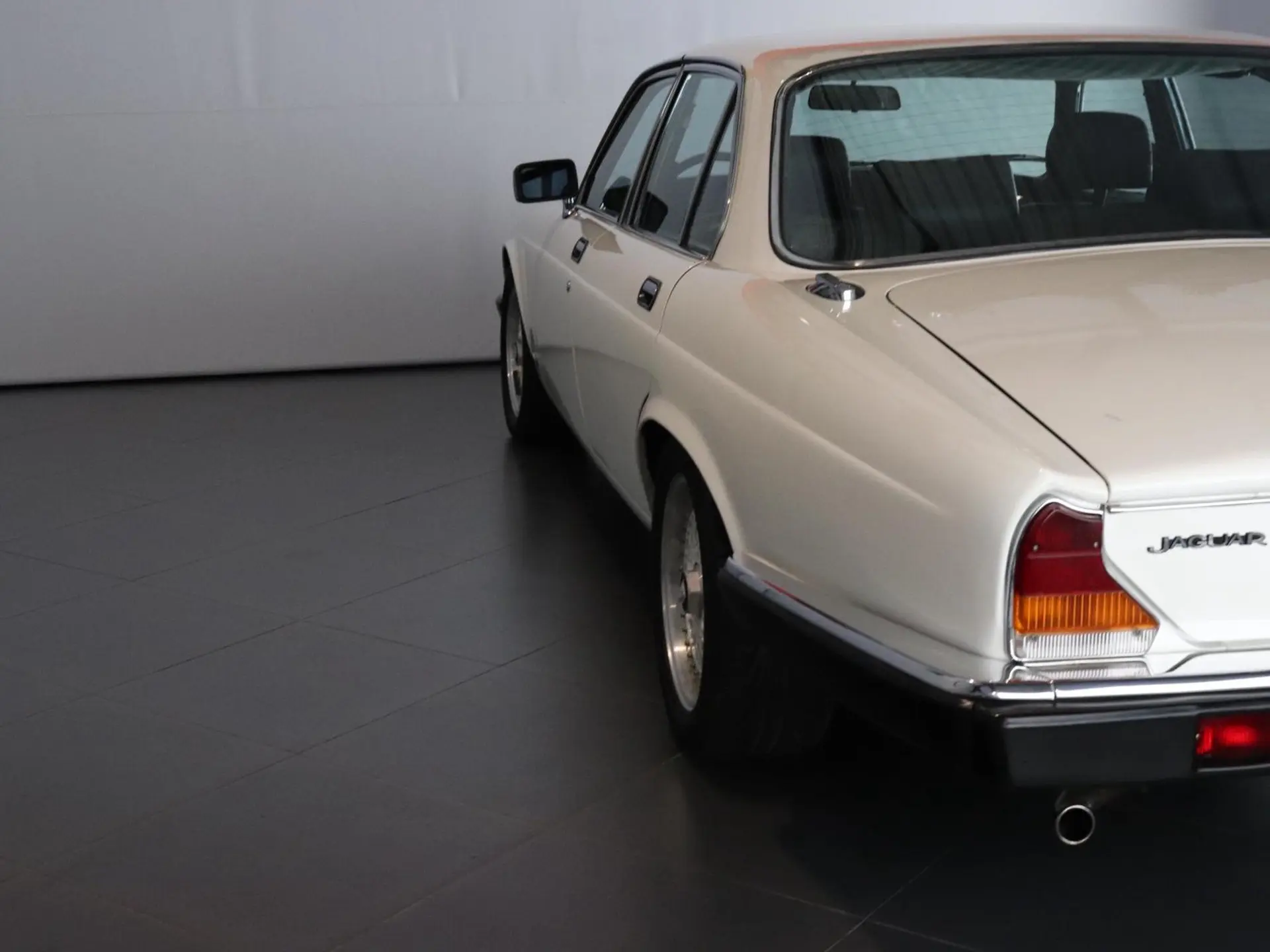 Jaguar Sovereign