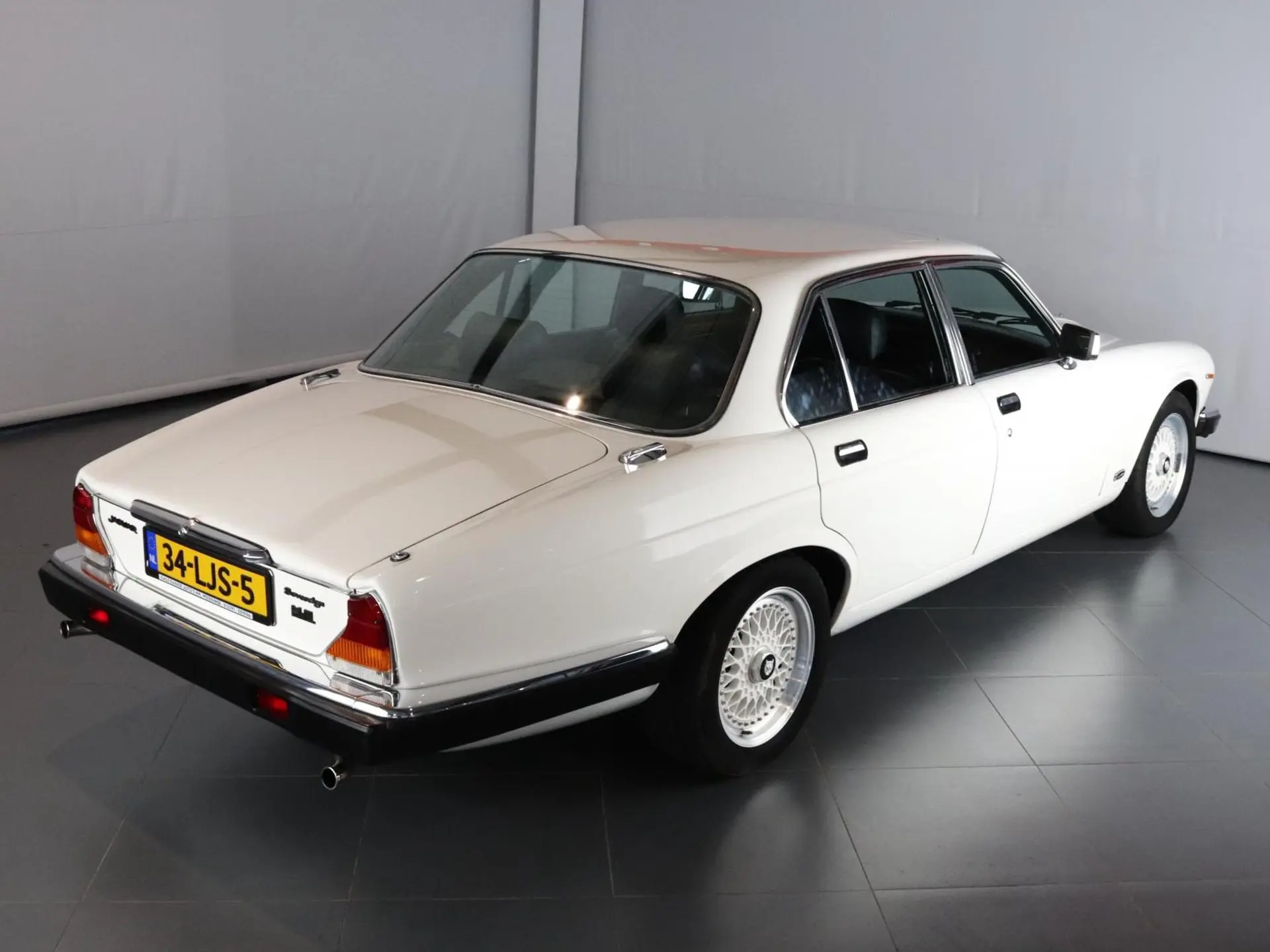 Jaguar Sovereign