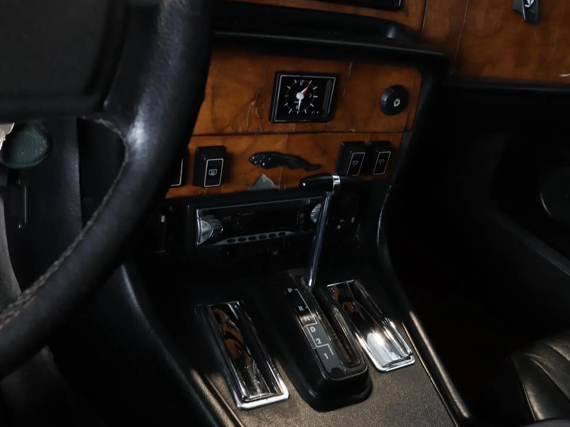 Jaguar Sovereign