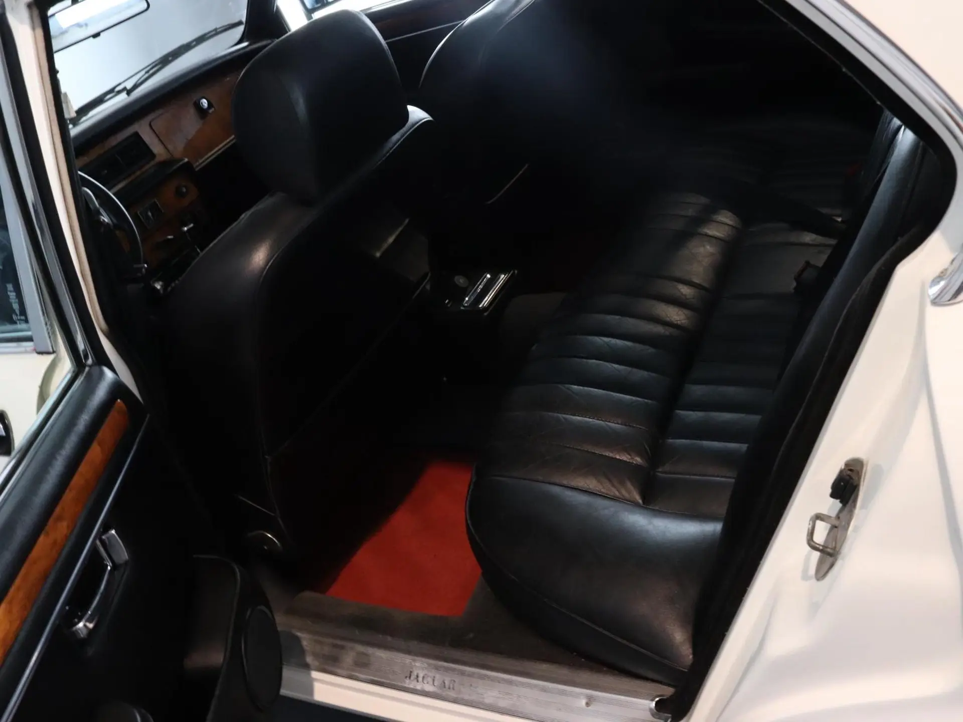 Jaguar Sovereign