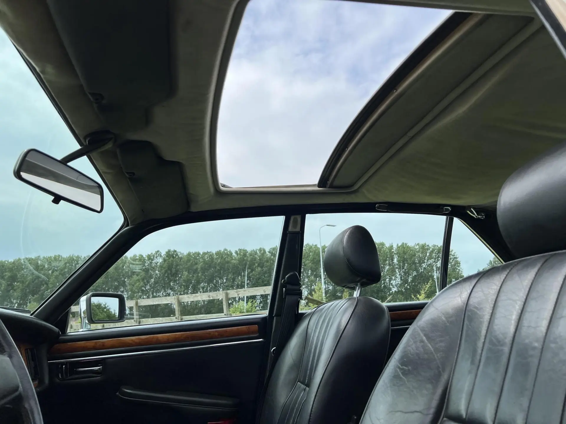 Jaguar Sovereign