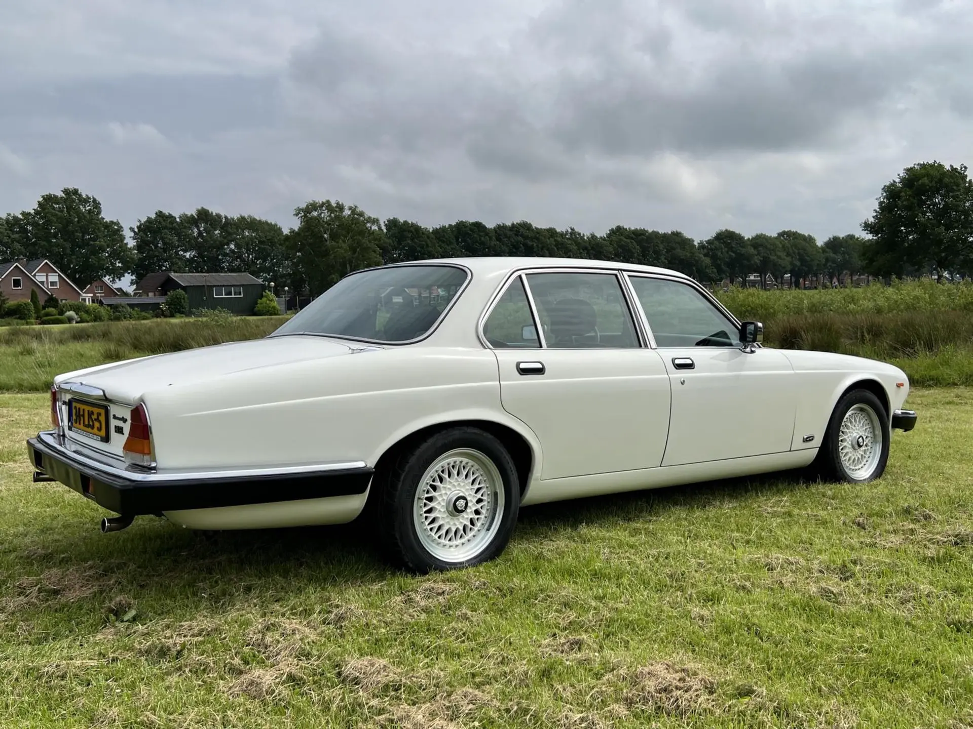 Jaguar Sovereign